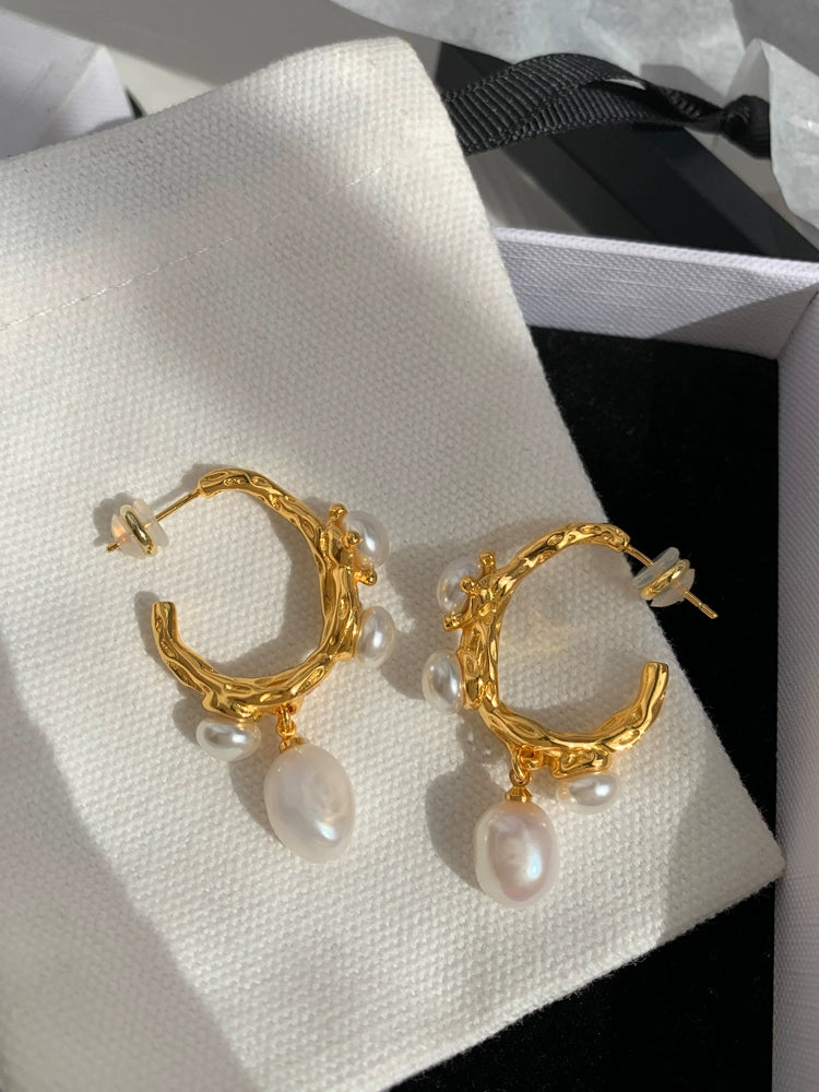 LaPose Fashion - Baraque Pearl C Type  Earrings - 24k, Accesories, Earrings, Gold Pleated Accesories
