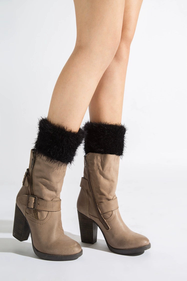 LaPose Fashion - Diana Fur Leg Warmer - Accesories, Leg Warmers, Socks, Winter Edit