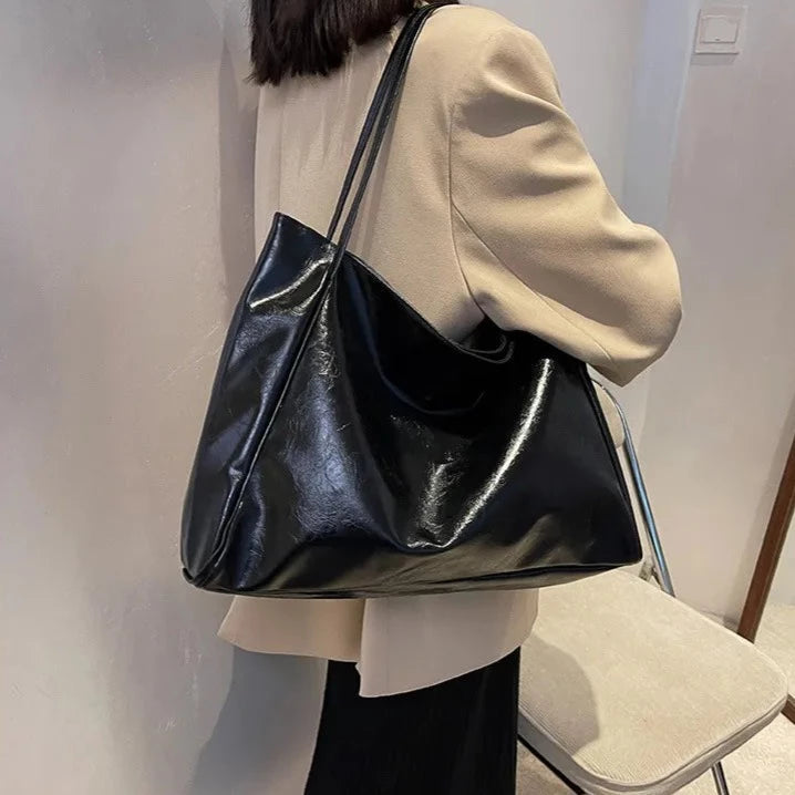 LaPose Fashion - Svea Leather Shoulder Bag - Bags, Fall-Winter 23, Handbags, Large Bags, Leather Bags, Winter Edit