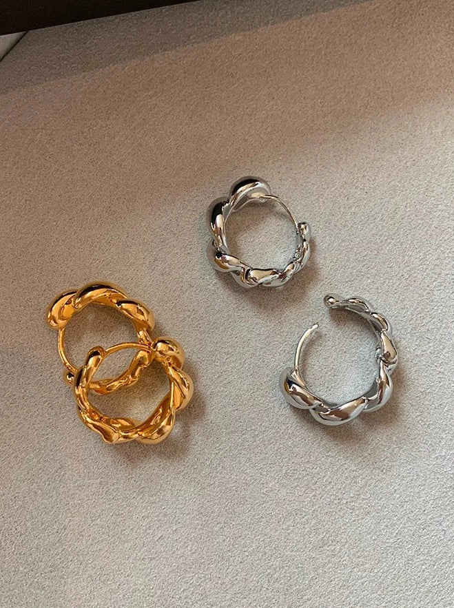 LaPose Fashion - Twisted Hoop Earrings - Accesories, Earrings, Gold Pleated Accesories